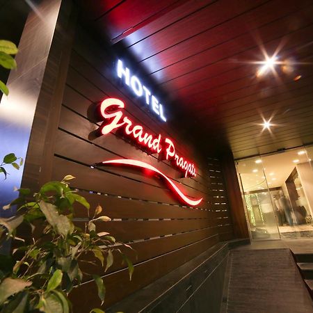 Hotel Grand Pragati Сурат Экстерьер фото