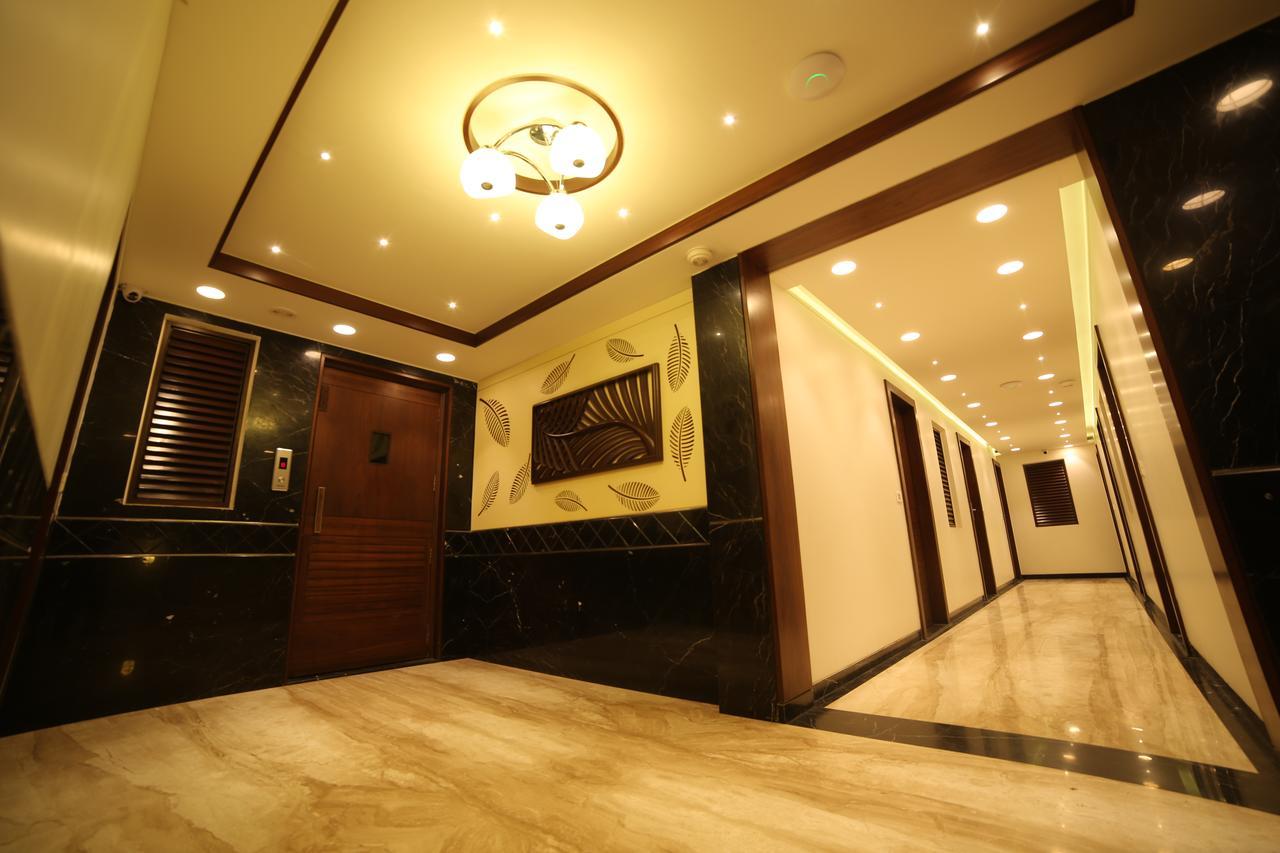 Hotel Grand Pragati Сурат Экстерьер фото