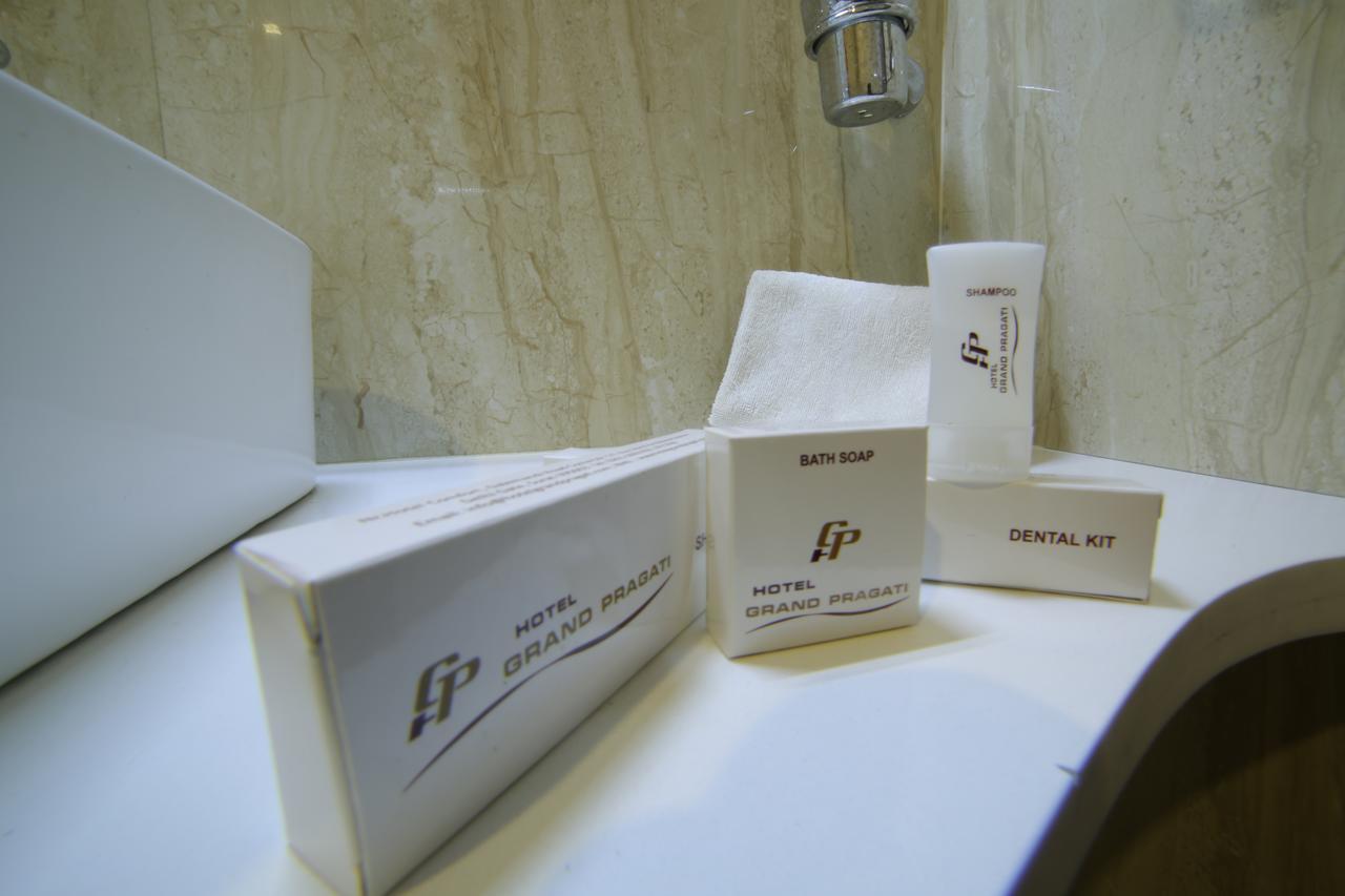 Hotel Grand Pragati Сурат Экстерьер фото